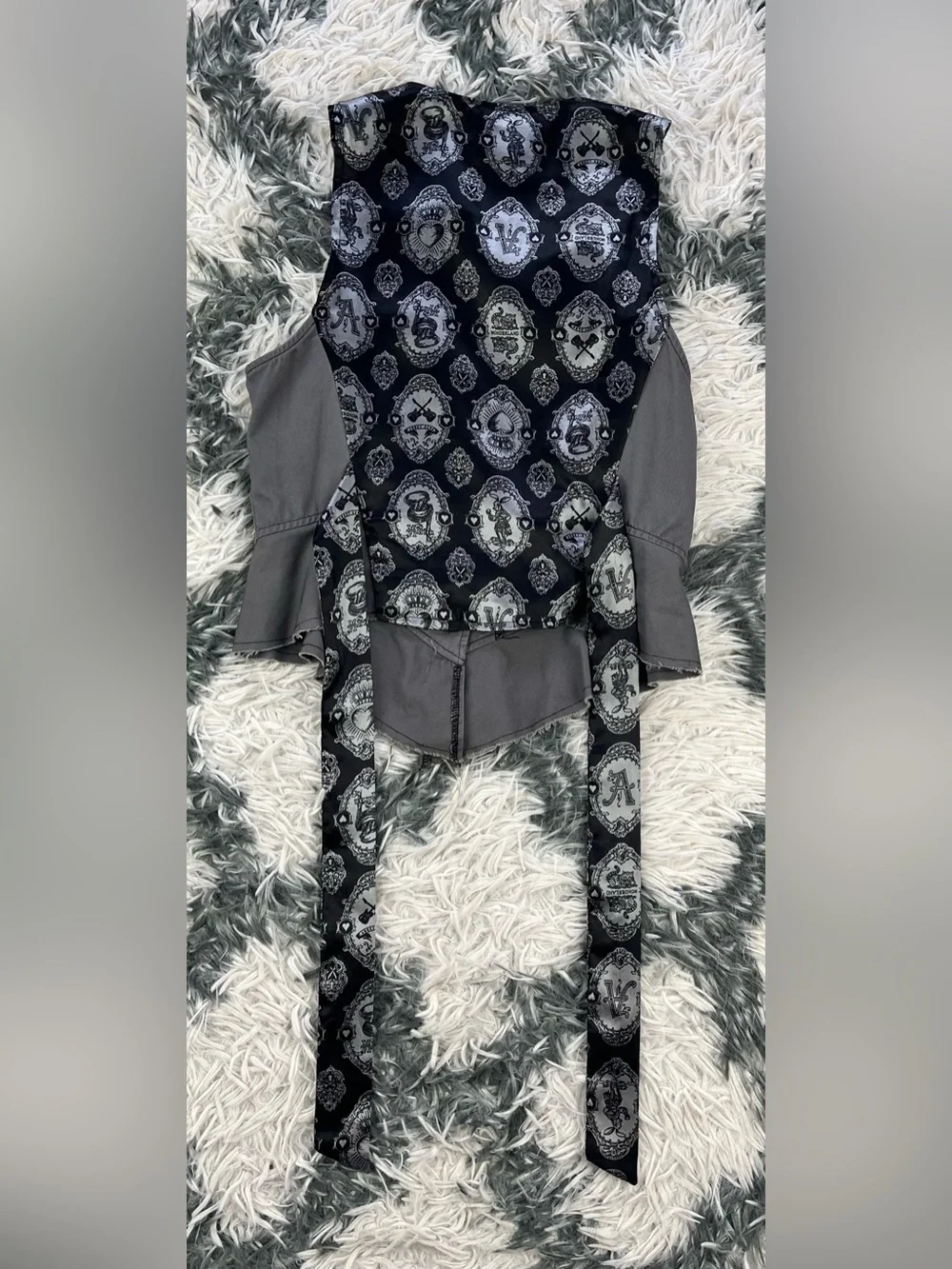 Disney Abby Dawn for Alice in Wonderland Vest Gray Size Kids Small